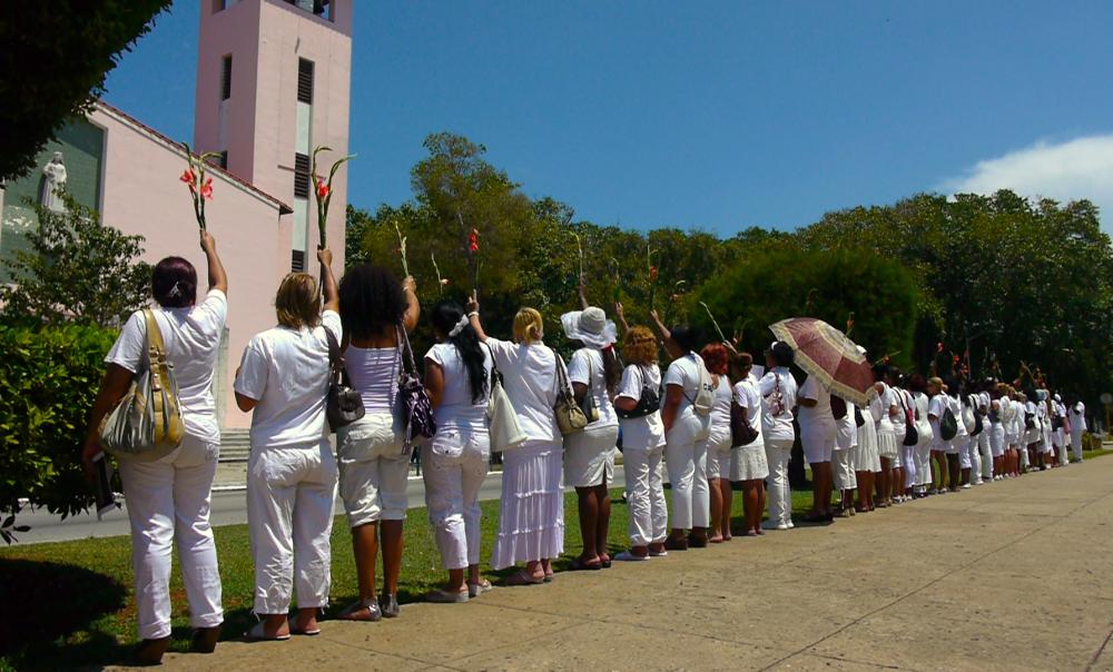 Members of Cuban human rights group "Damas de Blanco" at their weekly demonstration following Sunday mass at Santa Rita church in Havana (April 29th, 2012)