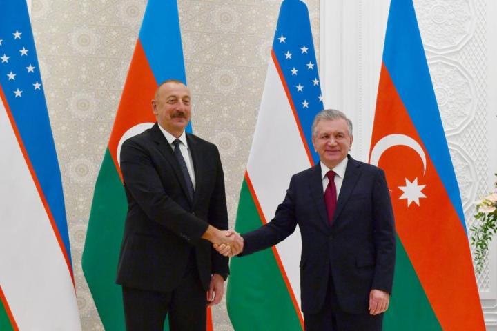 Ilham Aliyes with Shavkat Mirziyoyev in Samarkand