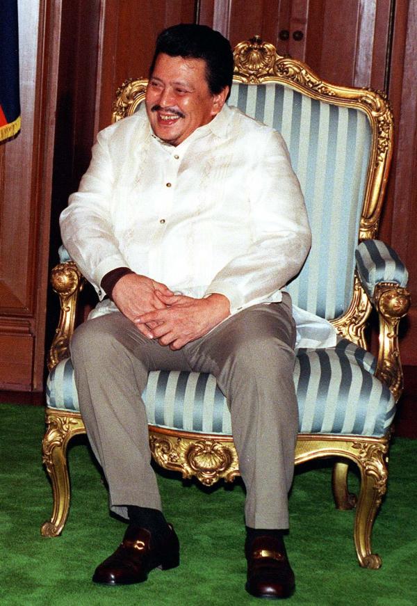 Joseph Estrada, President of the Philippines, during a visit of US Secretary of Defense, William Cohen, at Malacanang Palace on August 3, 1998.